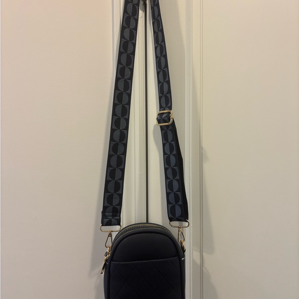 Stylish Navy Blue Pebbled Quilted Pattern Crossbody Bag